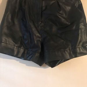 Leather like pleated shorts, Size Small